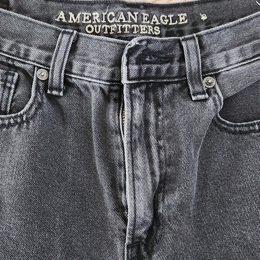Women's AEO Black Jeans, Mom Jeans, size 4 Regular - Picture 2 of 5